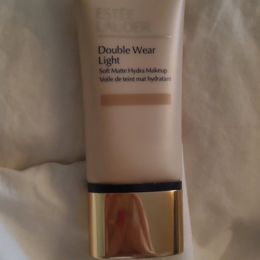 Estee Lauder Double Wear Makeup and Concealer